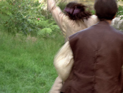 extant_XenaWarriorPrincess_2x16-ForHimtheBellTolls_01521