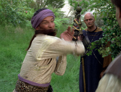 extant_XenaWarriorPrincess_2x16-ForHimtheBellTolls_01532