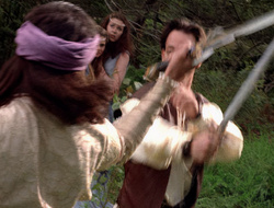 extant_XenaWarriorPrincess_2x16-ForHimtheBellTolls_01534
