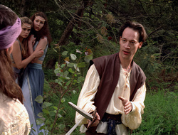 extant_XenaWarriorPrincess_2x16-ForHimtheBellTolls_01539