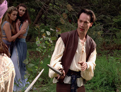 extant_XenaWarriorPrincess_2x16-ForHimtheBellTolls_01540