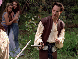 extant_XenaWarriorPrincess_2x16-ForHimtheBellTolls_01542