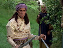 extant_XenaWarriorPrincess_2x16-ForHimtheBellTolls_01544