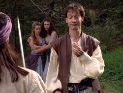 extant_XenaWarriorPrincess_2x16-ForHimtheBellTolls_01583