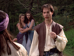 extant_XenaWarriorPrincess_2x16-ForHimtheBellTolls_01588