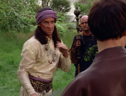 extant_XenaWarriorPrincess_2x16-ForHimtheBellTolls_01589