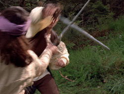extant_XenaWarriorPrincess_2x16-ForHimtheBellTolls_01592