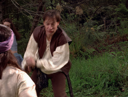 extant_XenaWarriorPrincess_2x16-ForHimtheBellTolls_01594