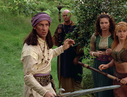 extant_XenaWarriorPrincess_2x16-ForHimtheBellTolls_01596