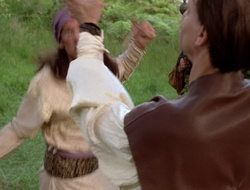 extant_XenaWarriorPrincess_2x16-ForHimtheBellTolls_01626