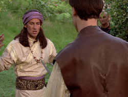 extant_XenaWarriorPrincess_2x16-ForHimtheBellTolls_01628