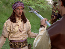 extant_XenaWarriorPrincess_2x16-ForHimtheBellTolls_01634