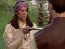 extant_XenaWarriorPrincess_2x16-ForHimtheBellTolls_01641