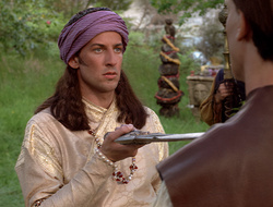 extant_XenaWarriorPrincess_2x16-ForHimtheBellTolls_01643