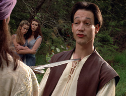 extant_XenaWarriorPrincess_2x16-ForHimtheBellTolls_01645