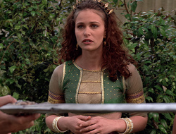 extant_XenaWarriorPrincess_2x16-ForHimtheBellTolls_01647