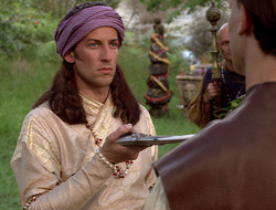 extant_XenaWarriorPrincess_2x16-ForHimtheBellTolls_01649