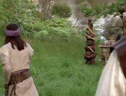 extant_XenaWarriorPrincess_2x16-ForHimtheBellTolls_01665