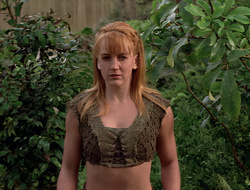 extant_XenaWarriorPrincess_2x16-ForHimtheBellTolls_01677