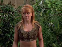 extant_XenaWarriorPrincess_2x16-ForHimtheBellTolls_01678