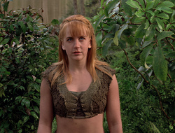 extant_XenaWarriorPrincess_2x16-ForHimtheBellTolls_01680
