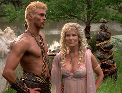 extant_XenaWarriorPrincess_2x16-ForHimtheBellTolls_01691