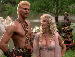 extant_XenaWarriorPrincess_2x16-ForHimtheBellTolls_01692