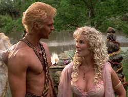 extant_XenaWarriorPrincess_2x16-ForHimtheBellTolls_01697
