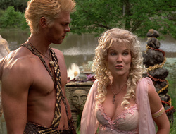 extant_XenaWarriorPrincess_2x16-ForHimtheBellTolls_01710