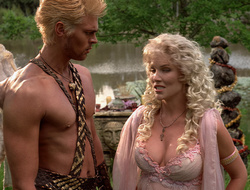 extant_XenaWarriorPrincess_2x16-ForHimtheBellTolls_01717