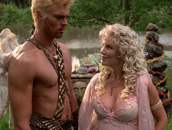 extant_XenaWarriorPrincess_2x16-ForHimtheBellTolls_01722