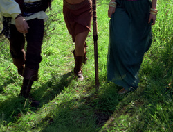 extant_XenaWarriorPrincess_2x16-ForHimtheBellTolls_01735