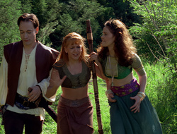 extant_XenaWarriorPrincess_2x16-ForHimtheBellTolls_01738