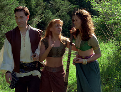 extant_XenaWarriorPrincess_2x16-ForHimtheBellTolls_01739