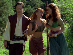 extant_XenaWarriorPrincess_2x16-ForHimtheBellTolls_01740