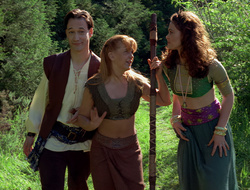 extant_XenaWarriorPrincess_2x16-ForHimtheBellTolls_01741