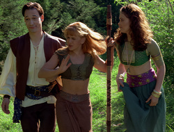 extant_XenaWarriorPrincess_2x16-ForHimtheBellTolls_01742