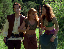 extant_XenaWarriorPrincess_2x16-ForHimtheBellTolls_01743
