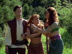extant_XenaWarriorPrincess_2x16-ForHimtheBellTolls_01746