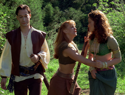 extant_XenaWarriorPrincess_2x16-ForHimtheBellTolls_01747