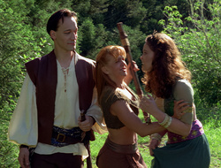 extant_XenaWarriorPrincess_2x16-ForHimtheBellTolls_01751