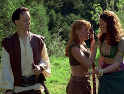 extant_XenaWarriorPrincess_2x16-ForHimtheBellTolls_01753