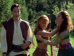 extant_XenaWarriorPrincess_2x16-ForHimtheBellTolls_01755