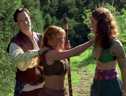 extant_XenaWarriorPrincess_2x16-ForHimtheBellTolls_01758