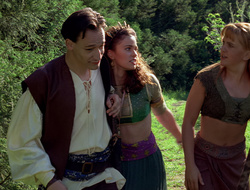extant_XenaWarriorPrincess_2x16-ForHimtheBellTolls_01766