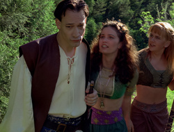 extant_XenaWarriorPrincess_2x16-ForHimtheBellTolls_01767