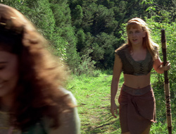 extant_XenaWarriorPrincess_2x16-ForHimtheBellTolls_01775