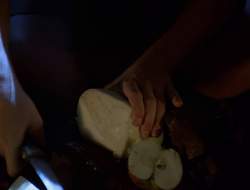 extant_XenaWarriorPrincess_2x16-ForHimtheBellTolls_01881