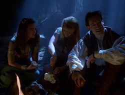 extant_XenaWarriorPrincess_2x16-ForHimtheBellTolls_01890
