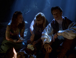 extant_XenaWarriorPrincess_2x16-ForHimtheBellTolls_01891